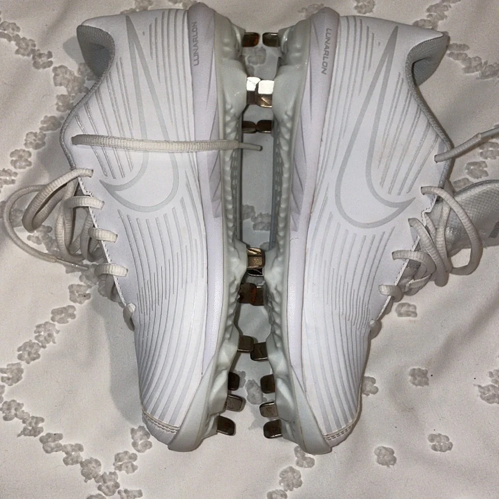 Nike Metal Cleats - Picture 7 of 11